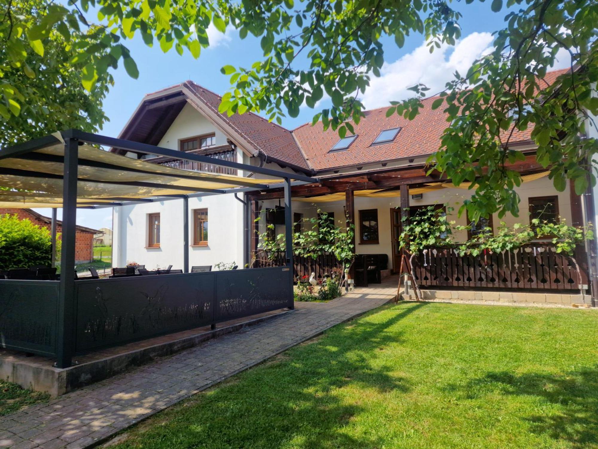 Pri Storklji Hotel Моравске-Топлице Екстериор снимка